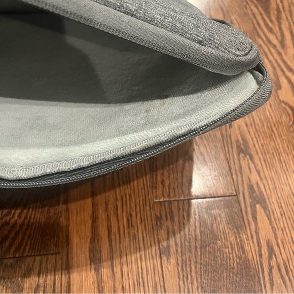 {Voova} Padded Laptop Case - Picture 5 of 5